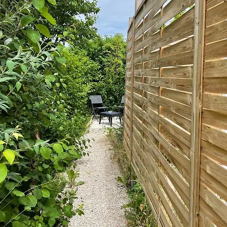 Beau Studio Equipe - Calme Et Confortable Bourg-en-Bresse Exterior photo